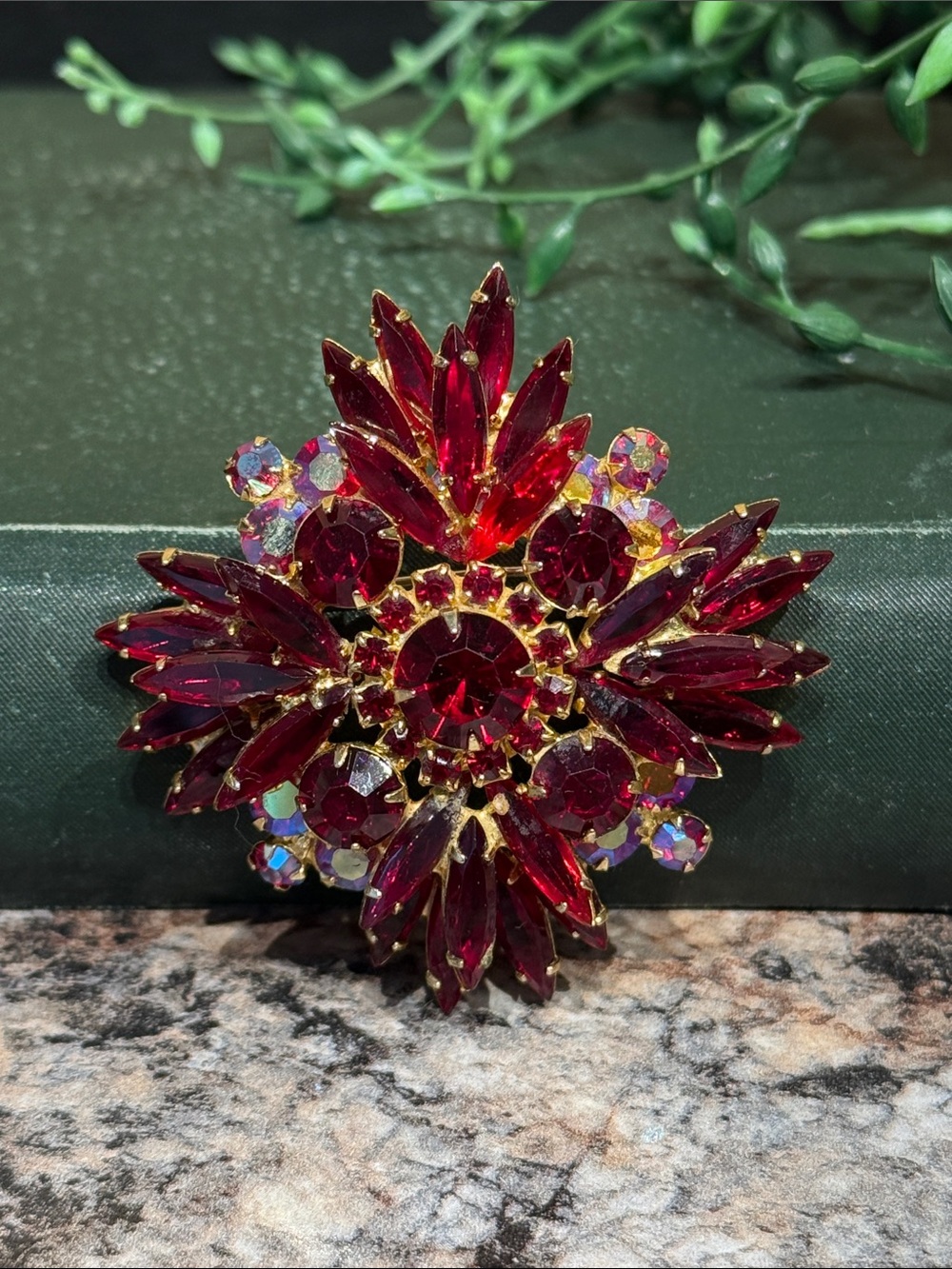 Flower Brooch - Picture 2 of 8